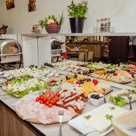 מלון Na Skarpie 3*